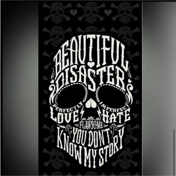 Retired Beautiful Disaster “I call the shots” T-shirt - Picture 5 of 10